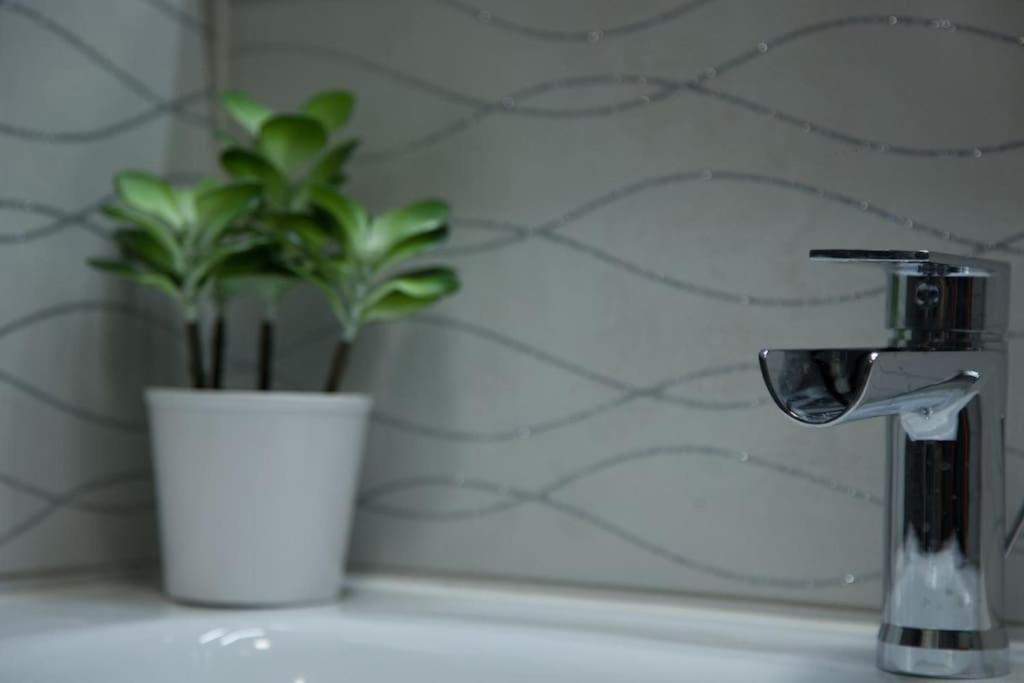 Stylish Studio In Only 50 Meters From Beach ! Ницца Экстерьер фото