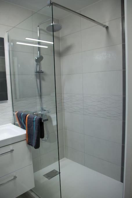 Stylish Studio In Only 50 Meters From Beach ! Ницца Экстерьер фото